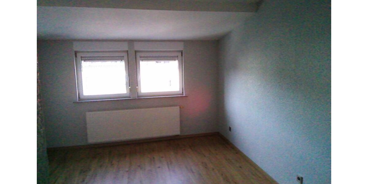 Dachgeschoßwohnung Quierschied - 4 Zimmer, 100 m&sup2;, 620&euro; | Angebot:25639253