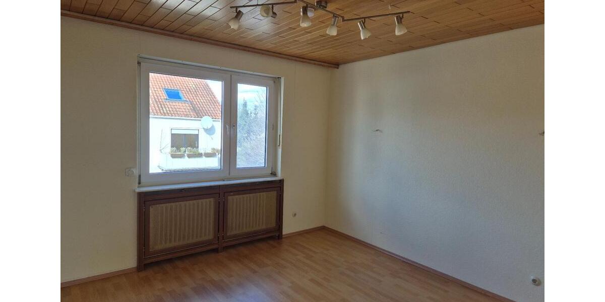 Etagenwohnung Saarbrücken West - 3 Zimmer, 70 m&sup2;, 600&euro; | Angebot:25294828