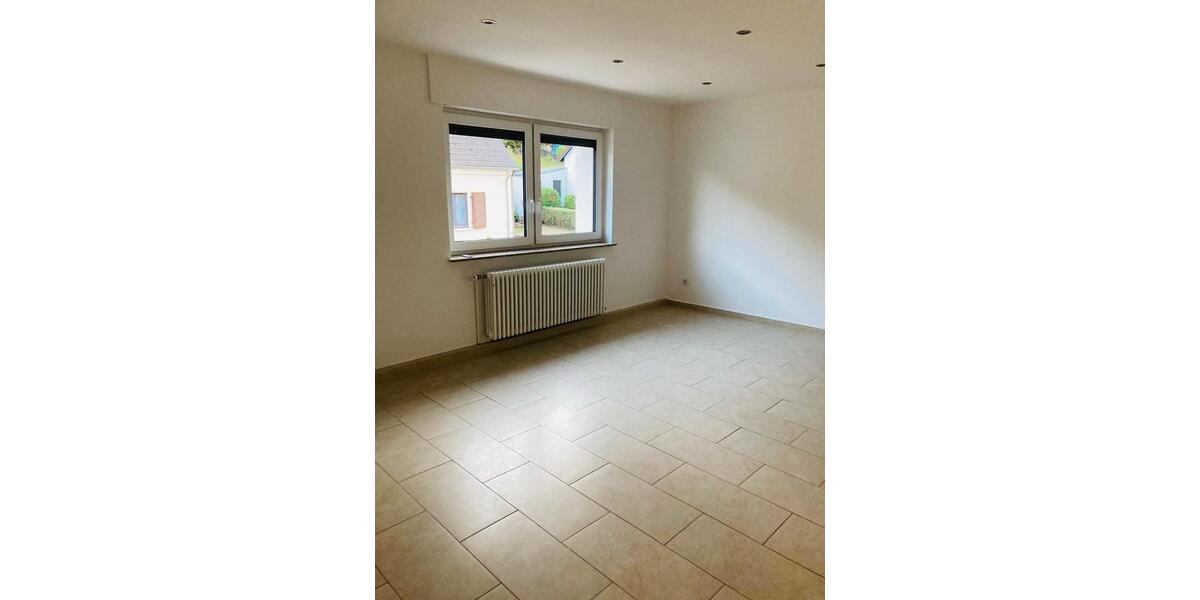 Etagenwohnung Sankt Ingbert - 3 Zimmer, 94 m&sup2;, 1.000&euro; | Angebot:25107138