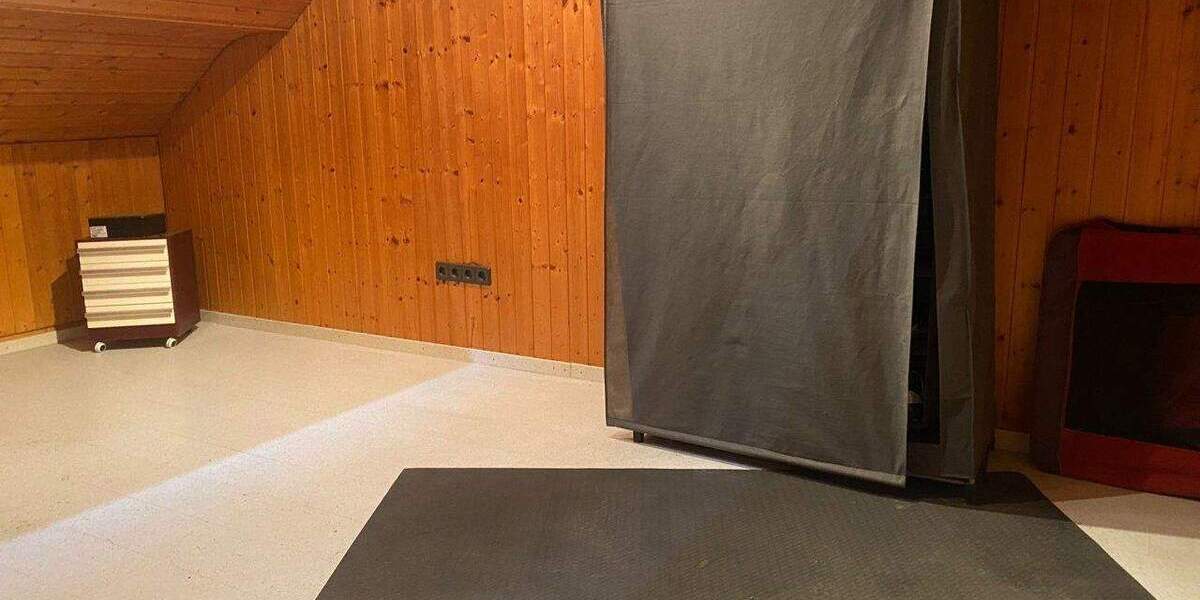 Mehrfamilienhaus, Wohnhaus Völklingen Fürstenhausen - 7 Zimmer, 150 m&sup2;, 215.000&euro; | Angebot:25771911