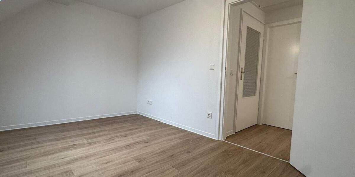 Etagenwohnung Saarbrücken Eschberg - 2 Zimmer, 50 m&sup2;, 495&euro; | Angebot:26530222