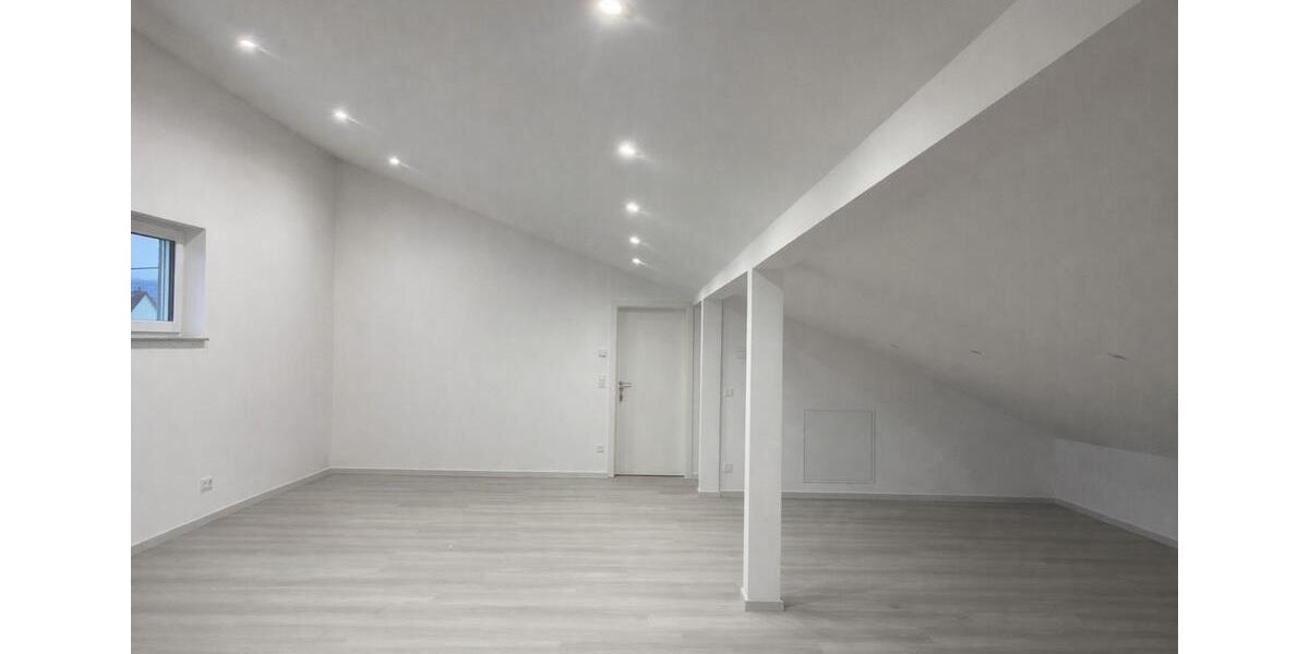 Dachgeschoßwohnung Saarlouis - 2 Zimmer, 85 m&sup2;, 920&euro; | Angebot:25342375