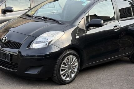 Toyota Yaris 171.700 km 3.900 &euro; Saarbrücken - Burbach 66115