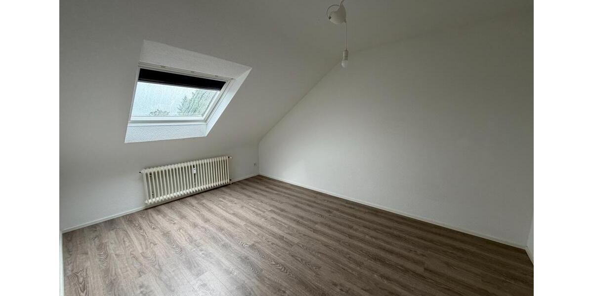 Dachgeschoßwohnung Heusweiler - 4 Zimmer, 78 m&sup2;, 640&euro; | Angebot:26558304