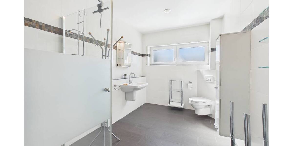 Einfamilienhaus Saarbrücken / Klarenthal Klarenthal - 6 Zimmer, 226 m&sup2;, 630.000&euro; | Angebot:26244752