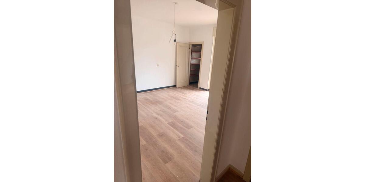 Erdgeschoßwohnung Völklingen - 3 Zimmer, 95 m&sup2;, 900&euro; | Angebot:25361026