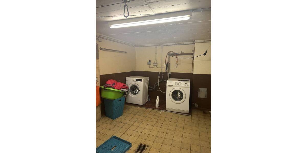 Reihenmittelhaus Saarbrücken Klarenthal - 8 Zimmer, 170 m&sup2;, 279.000&euro; | Angebot:26833730