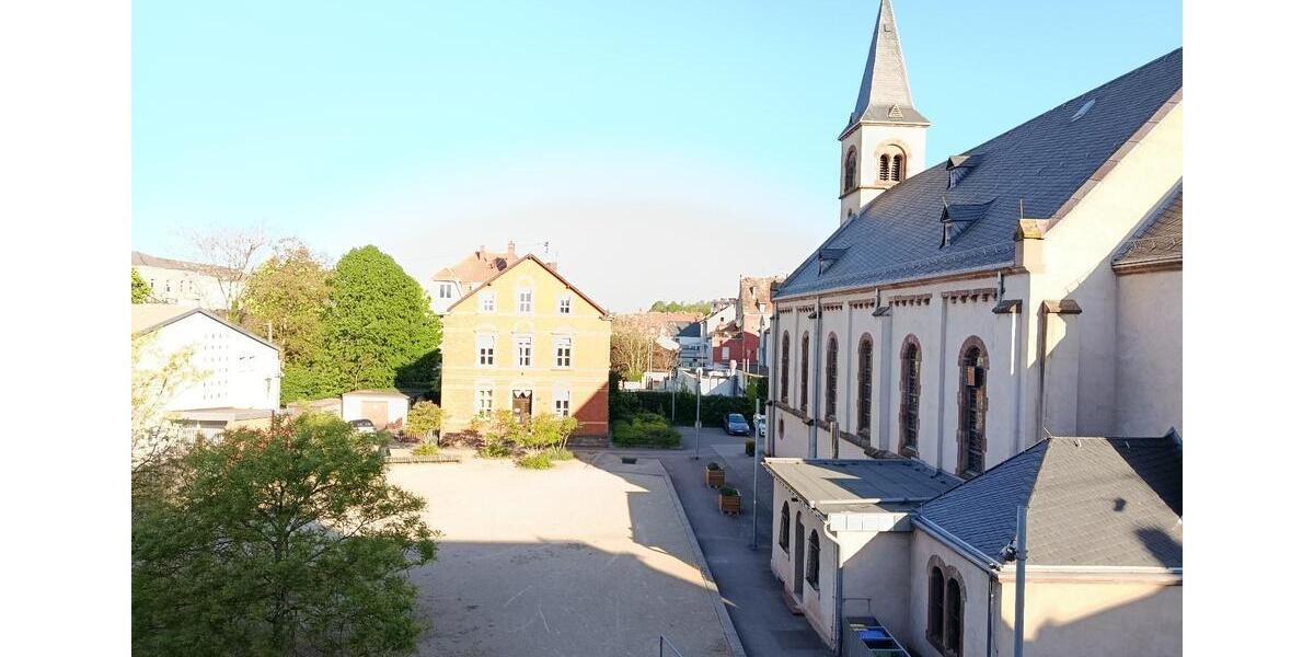 Dachgeschoßwohnung Saarbrücken Brebach-Fechingen - 1 Zimmer, 16 m&sup2;, 340&euro; | Angebot:26409537