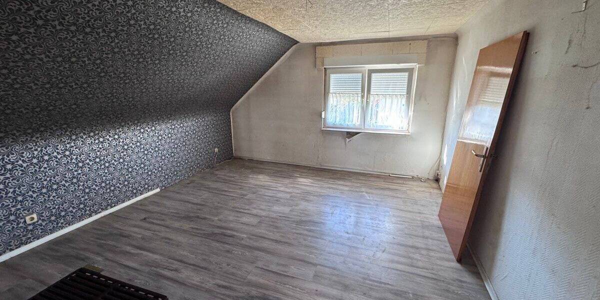 Einfamilienhaus Schmelz / Limbach Limbach - 4 Zimmer, 127 m&sup2;, 85.000&euro; | Angebot:25705075