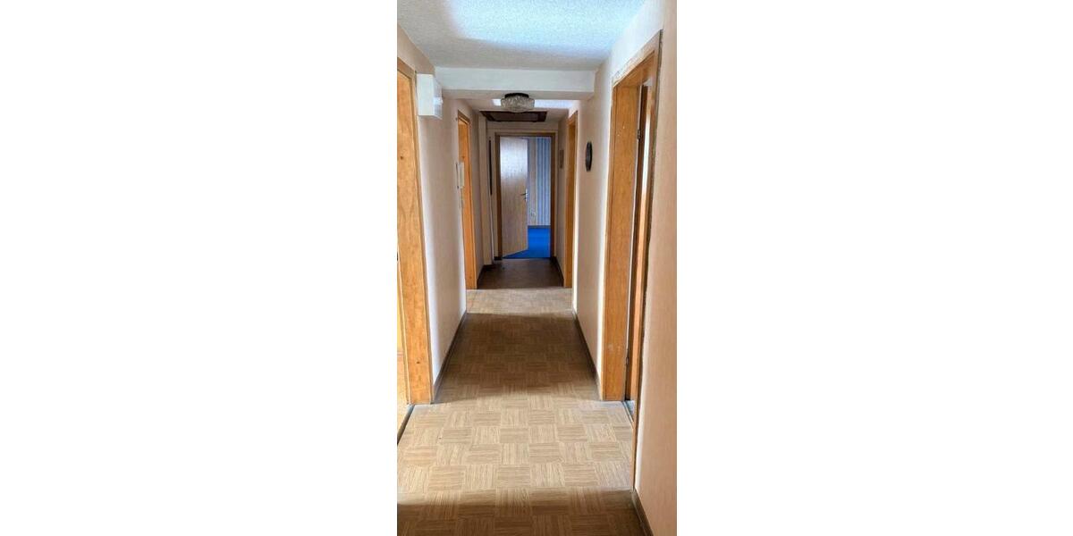 Etagenwohnung Saarbrücken Neue Bremm - 5 Zimmer, 100 m&sup2;, 780&euro; | Angebot:25653150