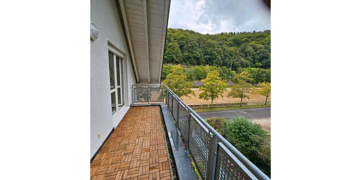 Terrassenwohnung Lebach - 5 Zimmer, 130 m&sup2;, 1.600&euro; | Angebot:25807375