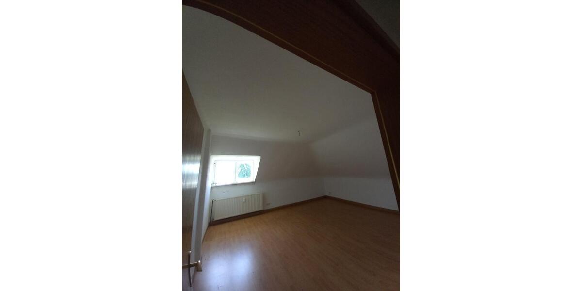 Dachgeschoßwohnung Saarbrücken West - 3 Zimmer, 50 m&sup2;, 450&euro; | Angebot:25619835