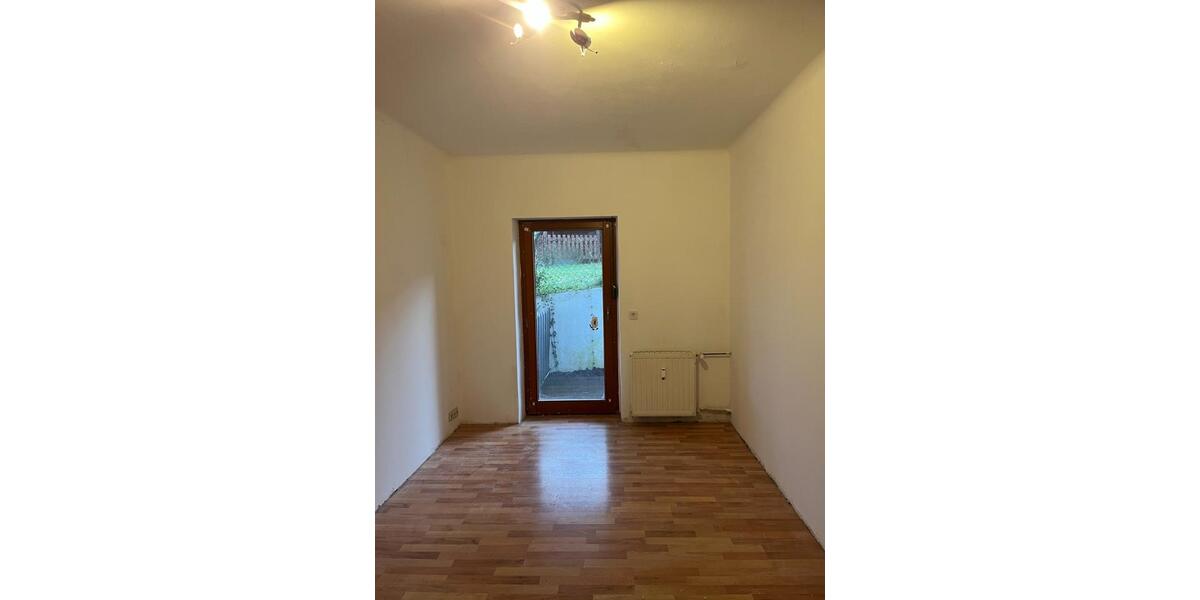 Hochparterre Saarbrücken Brebach-Fechingen - 3 Zimmer, 80 m&sup2;, 149.000&euro; | Angebot:25327206