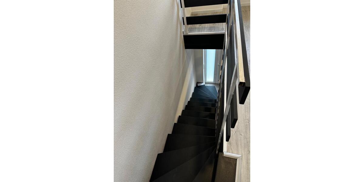 Reihenhaus Völklingen - 6 Zimmer, 160 m&sup2;, 1.300&euro; | Angebot:25439583