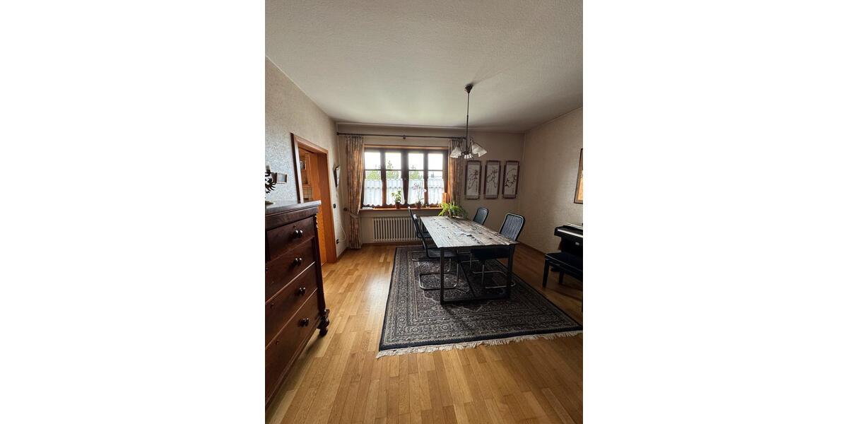 Erdgeschoßwohnung Neunkirchen - 4 Zimmer, 90 m&sup2;, 1.350&euro; | Angebot:25940770