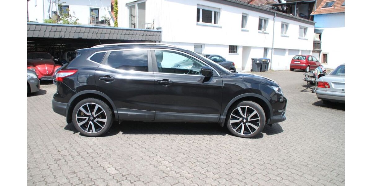 Nissan Qashqai 218.000 km 8.900 &euro; Saarbrücken 66130