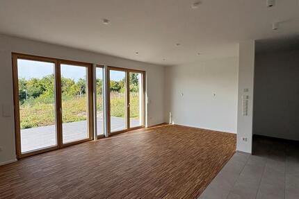 Wohnung Saarbrücken Neue Bremm - 4 Zimmer, 95 m&sup2;, 1.195&euro; | Angebot:24780730