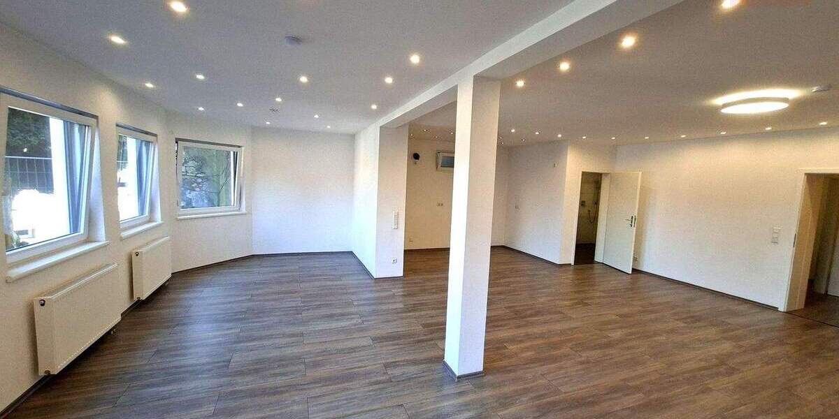 Etagenwohnung Neunkirchen/Saar Innenstadt - 2 Zimmer, 95 m&sup2;, 135.000&euro; | Angebot:25673997
