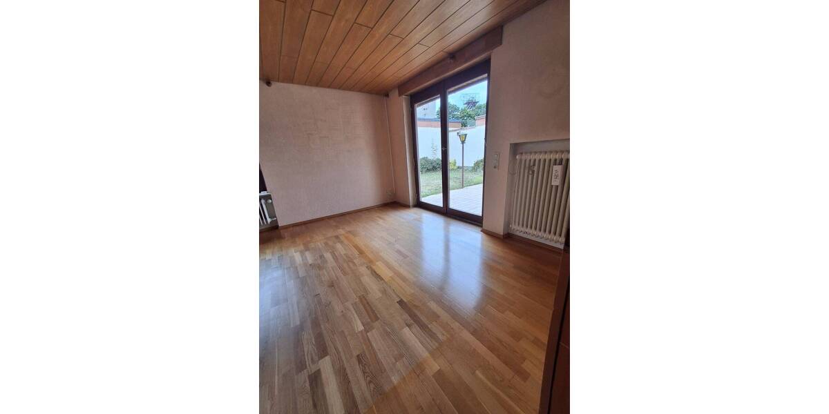 Bungalow Saarbrücken Klarenthal - 4 Zimmer, 130 m&sup2;, 1.100&euro; | Angebot:25666358