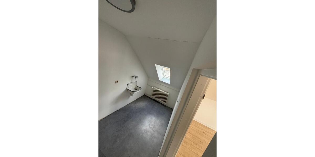 Etagenwohnung Saarbrücken Brebach-Fechingen - 4 Zimmer, 90 m&sup2;, 1.050&euro; | Angebot:25645672
