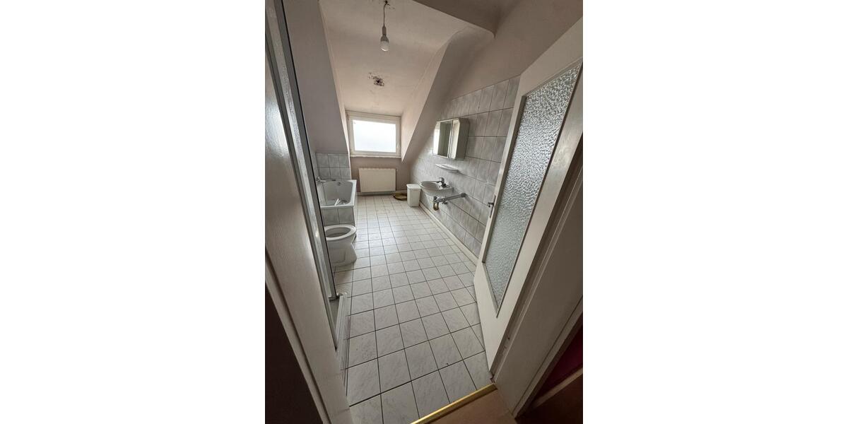 Dachgeschoßwohnung Rehlingen-Siersburg Siersburg - 4 Zimmer, 90 m&sup2;, 750&euro; | Angebot:25393481