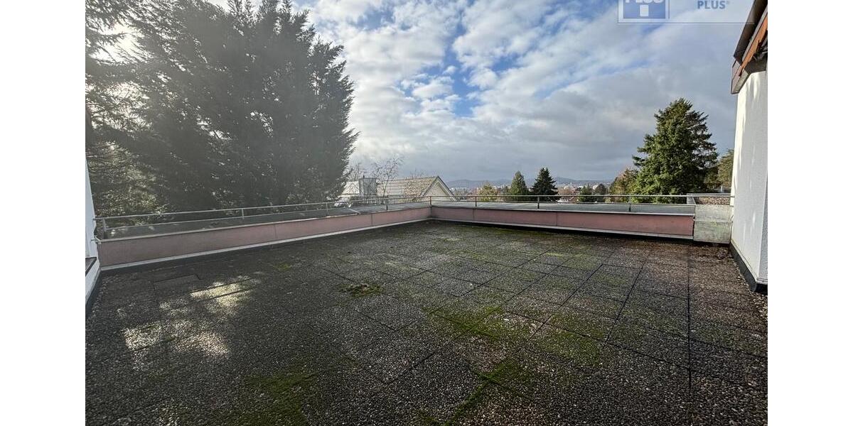 Etagenwohnung Homburg - 4 Zimmer, 142 m&sup2;, 1.290&euro; | Angebot:25371556