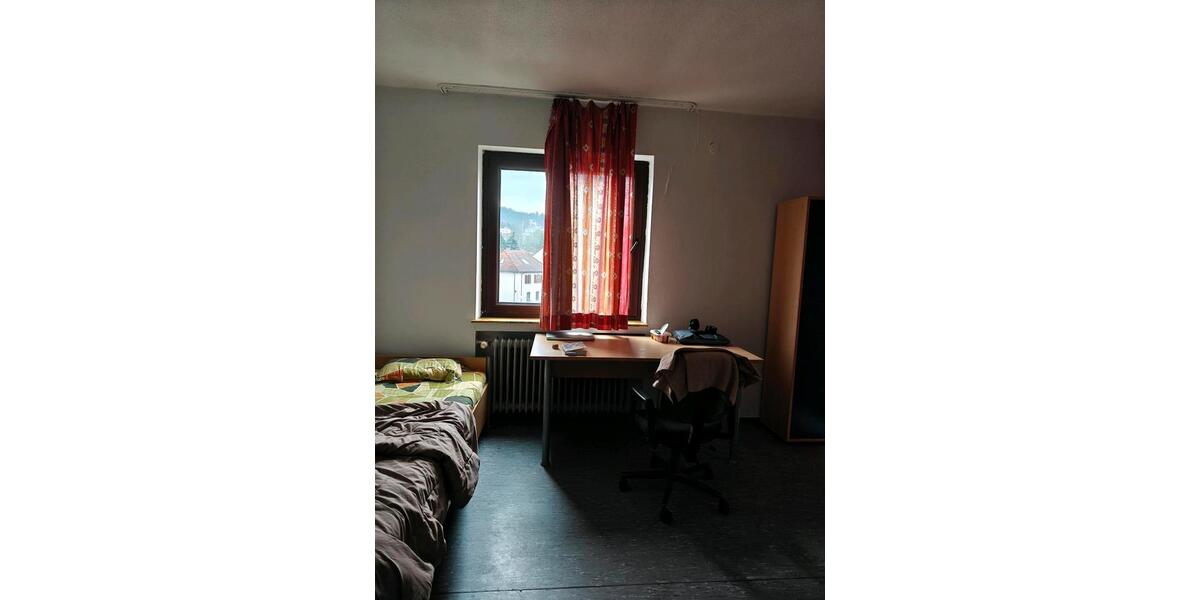 Etagenwohnung Saarbrücken Dudweiler - 1 Zimmer, 18 m&sup2;, 390&euro; | Angebot:25864921