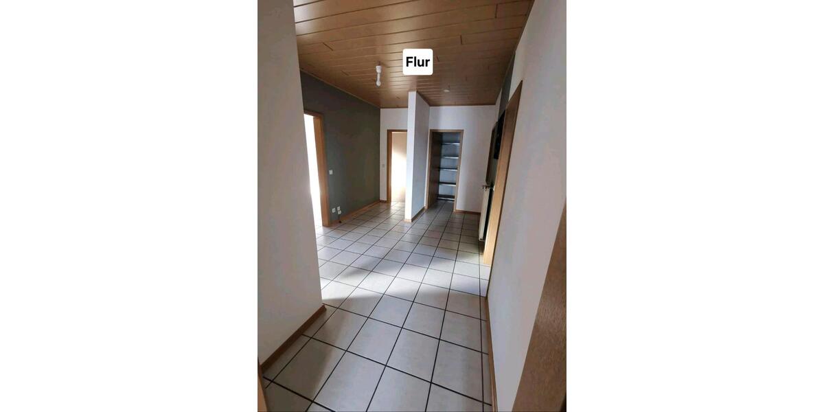 Dachgeschoßwohnung Ottweiler - 3 Zimmer, 90 m&sup2;, 650&euro; | Angebot:25856542