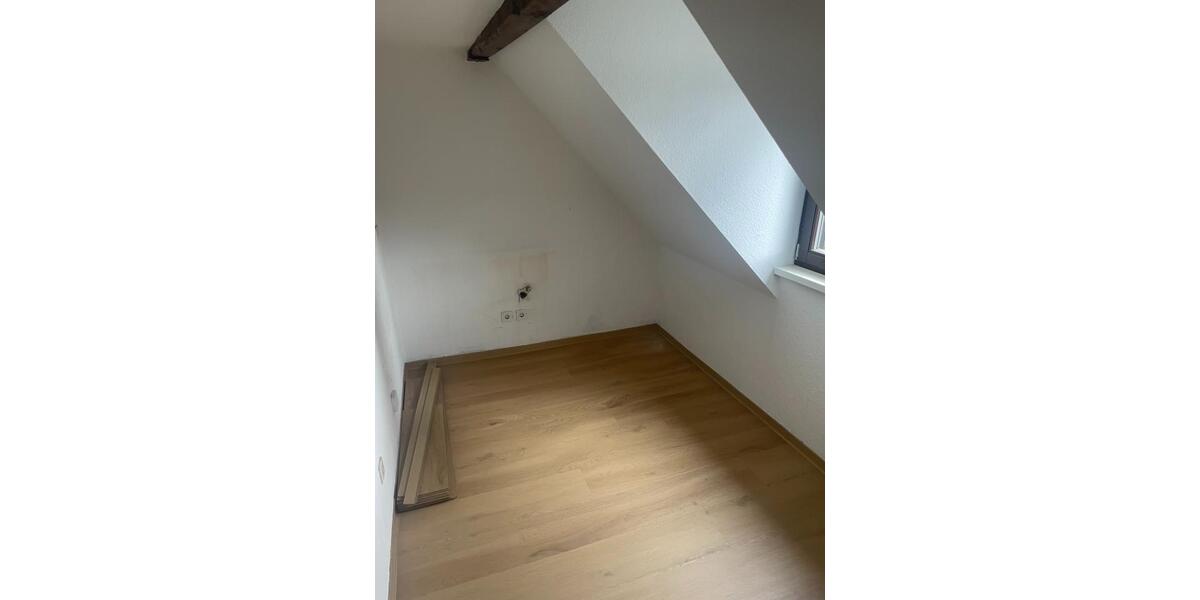 Dachgeschoßwohnung Saarbrücken Kieselhumes - 2 Zimmer, 50 m&sup2;, 550&euro; | Angebot:24940948