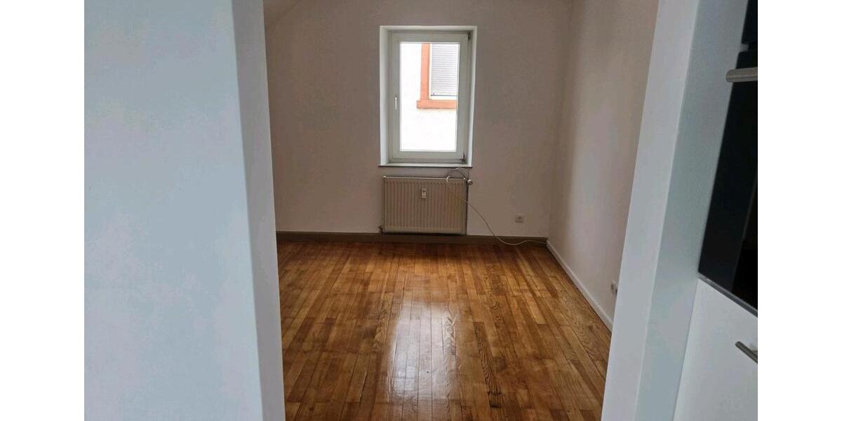 Dachgeschoßwohnung Zweibrücken - 5 Zimmer, 80 m&sup2;, 1.050&euro; | Angebot:25920796
