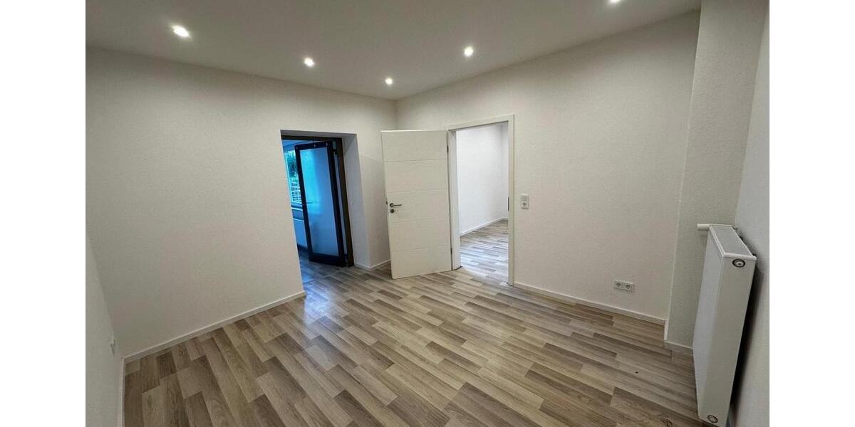 Reihenhaus Völklingen - 6 Zimmer, 160 m&sup2;, 1.300&euro; | Angebot:25439583