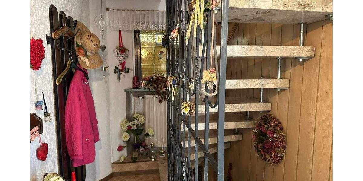 Doppelhaushälfte Schiffweiler - 4 Zimmer, 95 m&sup2;, 119.000&euro; | Angebot:25771661