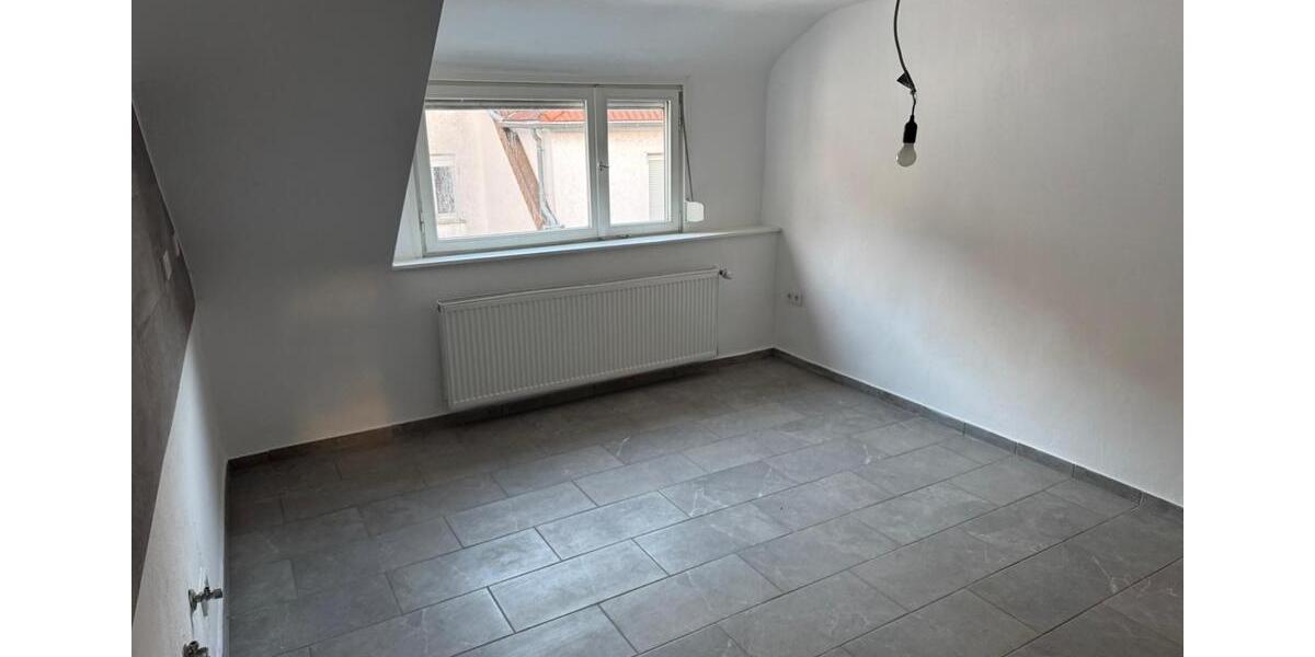 Dachgeschoßwohnung Neunkirchen - 3.5 Zimmer, 80 m&sup2;, 650&euro; | Angebot:25930216