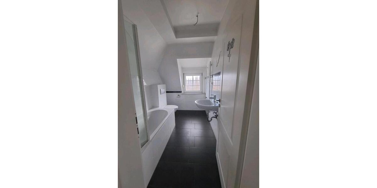 Dachgeschoßwohnung Völklingen - 2 Zimmer, 70 m&sup2;, 500&euro; | Angebot:24429446