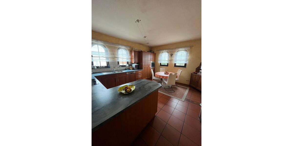 Villa Saarbrücken St. Arnual - 8 Zimmer, 396 m&sup2;, 630.000&euro; | Angebot:25944039