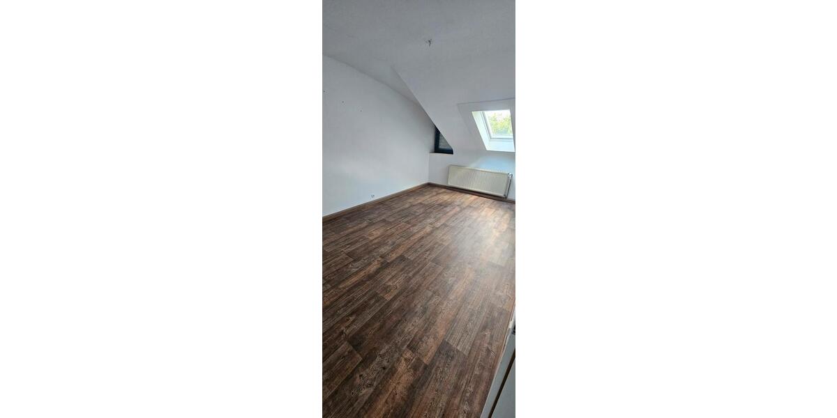 Dachgeschoßwohnung Saarbrücken Dudweiler - 3 Zimmer, 75 m&sup2;, 450&euro; | Angebot:26504363