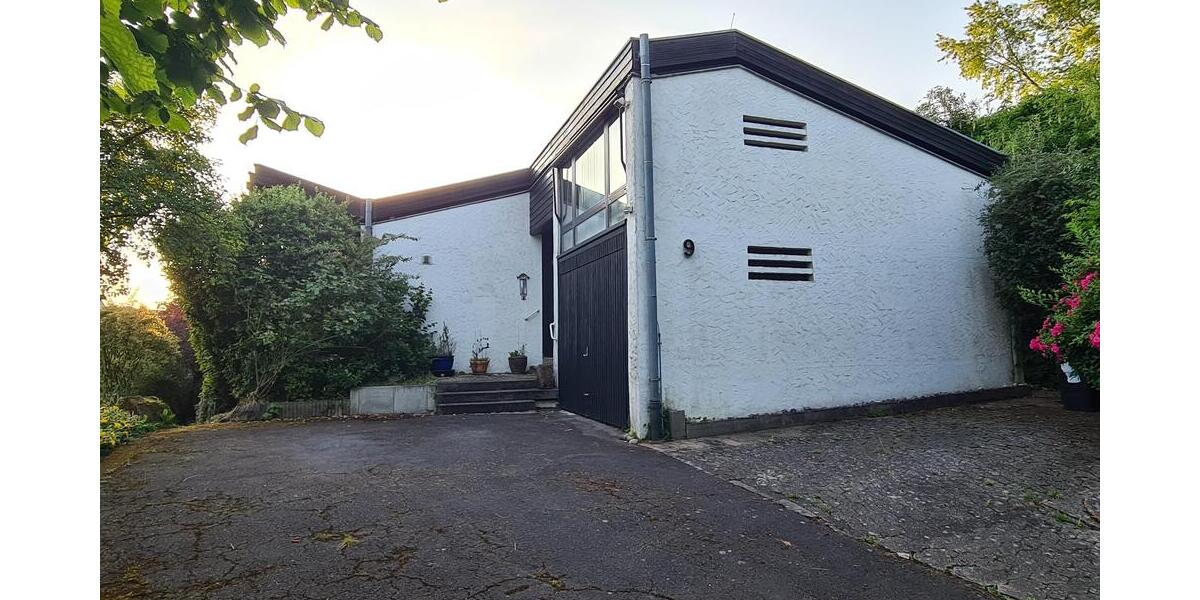 Bungalow mit Satteldach in idyllischer Ortsrandlage mit Fernblick - Einfamilienhaus Homburg | Angebot:21352445