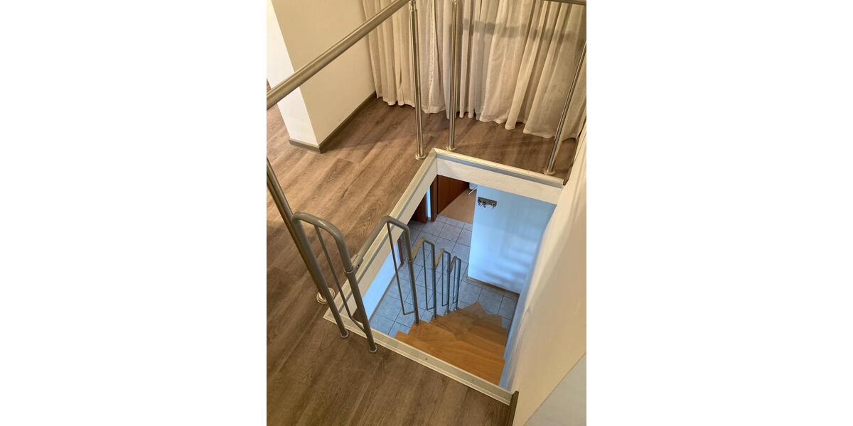 Dachgeschoßwohnung Saarlouis - 6 Zimmer, 116 m&sup2;, 240.000&euro; | Angebot:24941021