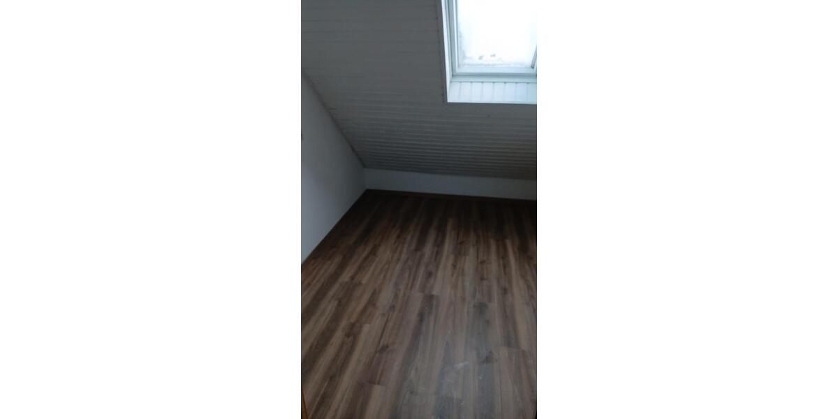 Dachgeschoßwohnung Völklingen - 3 Zimmer, 110 m&sup2;, 500&euro; | Angebot:25592290