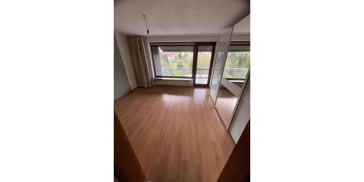 Etagenwohnung Schiffweiler - 4 Zimmer, 100 m&sup2;, 690&euro; | Angebot:25905779