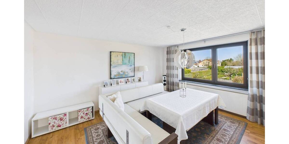 Einfamilienhaus Saarlouis Neuforweiler - 9 Zimmer, 217 m&sup2;, 339.000&euro; | Angebot:25735478