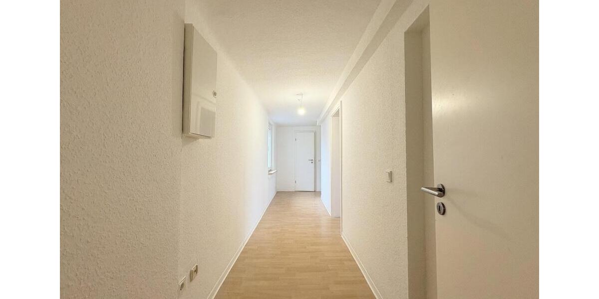Dachgeschoßwohnung Saarbrücken West - 4 Zimmer, 116 m&sup2;, 1.100&euro; | Angebot:25064793