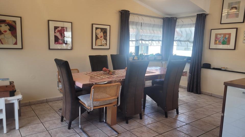 Einfamilienhaus Schwalbach - 10 Zimmer, 270 m&sup2;, 390.000&euro; | Angebot:23470755