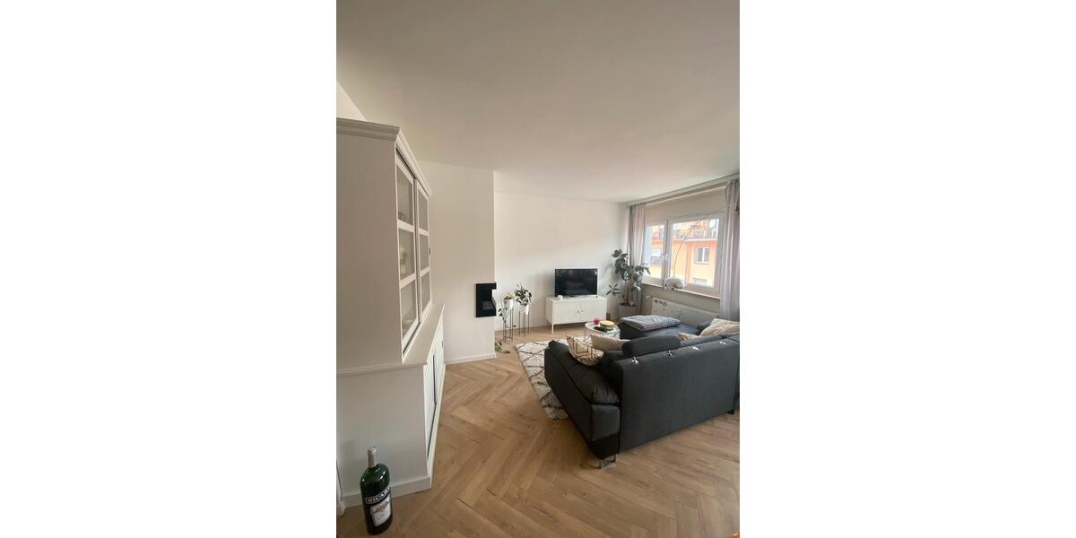Etagenwohnung Saarbrücken - 3 Zimmer, 84 m&sup2;, 800&euro; | Angebot:26696397
