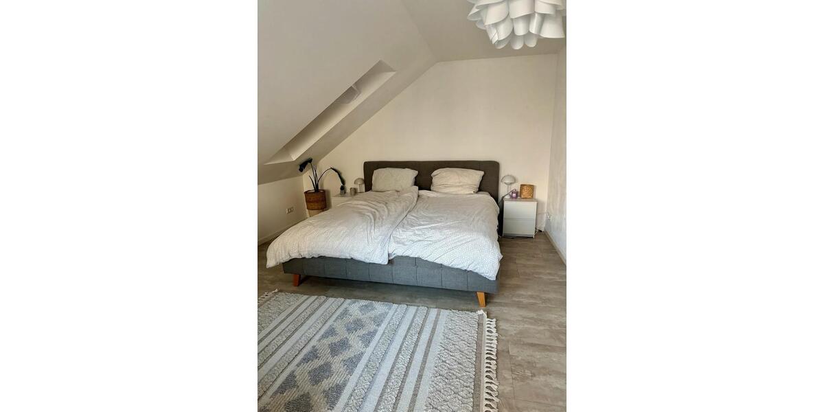 Dachgeschoßwohnung Saarbrücken Kieselhumes - 2 Zimmer, 67 m&sup2;, 890&euro; | Angebot:25894104