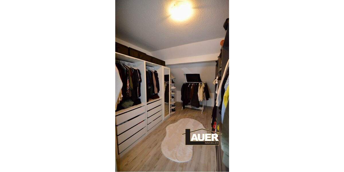 Einfamilienhaus Saarbrücken Altenkessel - 6 Zimmer, 144 m&sup2;, 245.000&euro; | Angebot:25729526