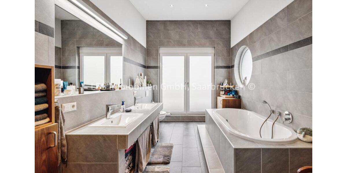 Einfamilienhaus Saarlouis - 4 Zimmer, 245 m&sup2;, 2.450&euro; | Angebot:20985273