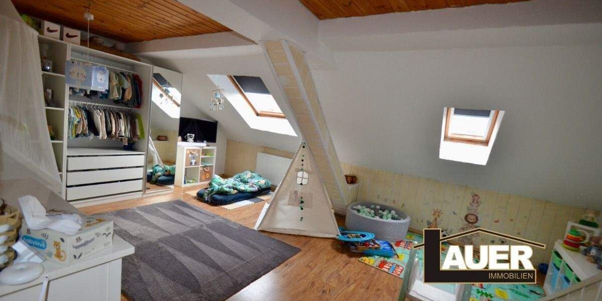 Einfamilienhaus Saarbrücken Altenkessel - 6 Zimmer, 144 m&sup2;, 245.000&euro; | Angebot:25729526
