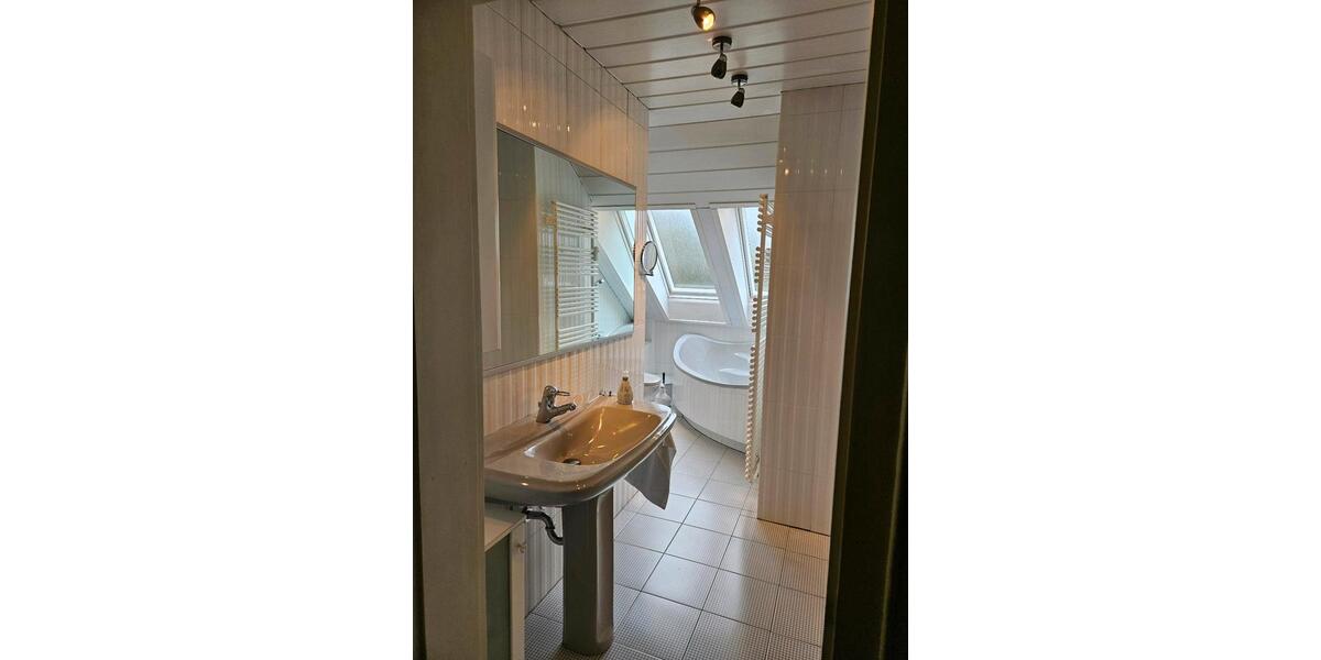 Dachgeschoßwohnung Saarbrücken Brebach-Fechingen - 4 Zimmer, 86 m&sup2;, 229.000&euro; | Angebot:26476052