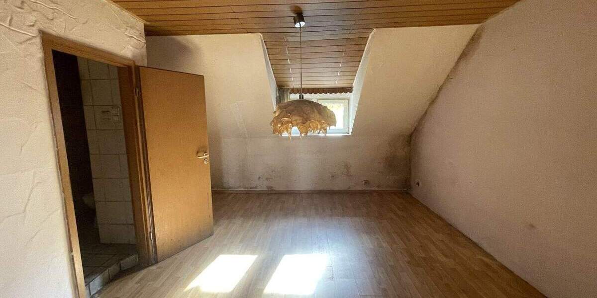 Doppelhaushälfte Neunkirchen Innenstadt - 5 Zimmer, 110 m&sup2;, 119.000&euro; | Angebot:25729710